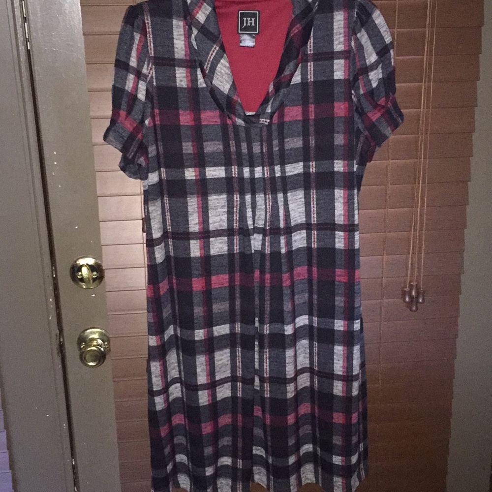 Petite large plaid dress non-smoking house
